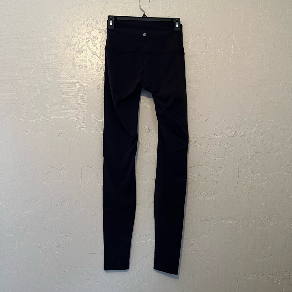 LULULEMON black athletic leggings size 6